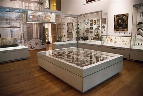 THE ASHMOLEAN STORY .